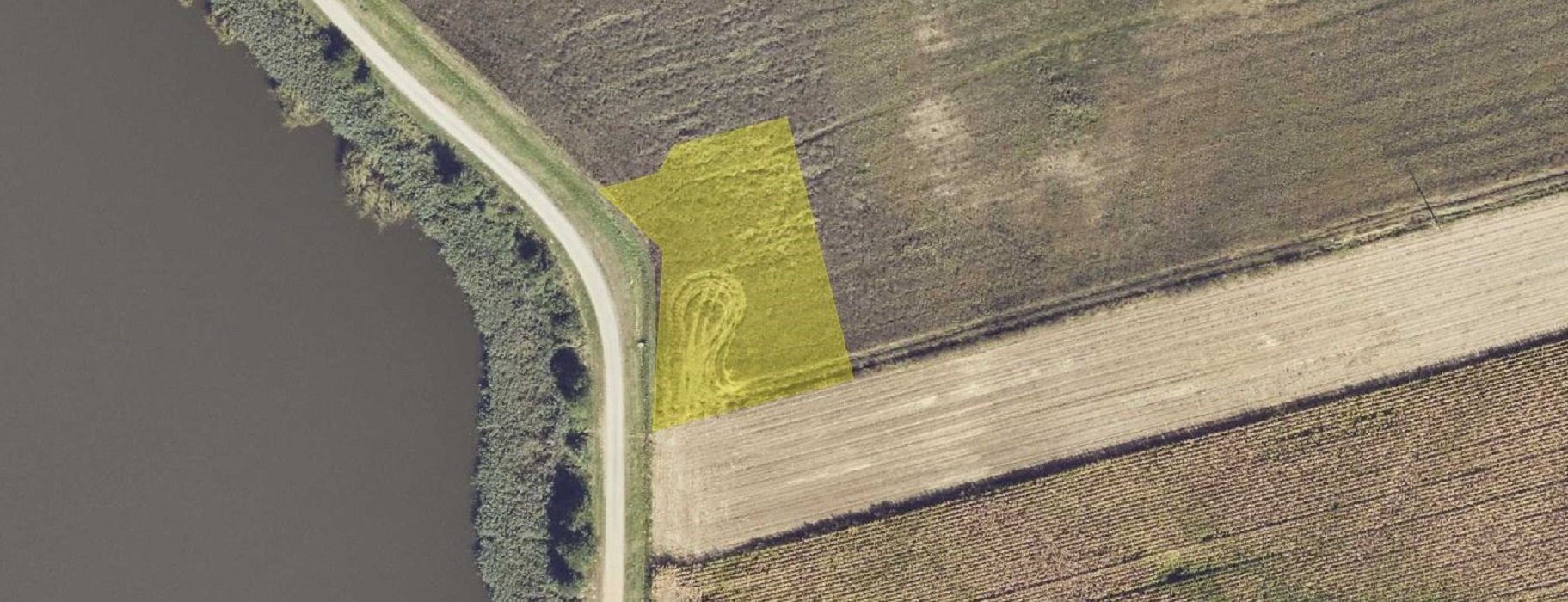 Działka budowlana w pierwszej linii brzegowej od Zalewu na Powie - Na sprzedaż  działka budowlana  : Karsy
