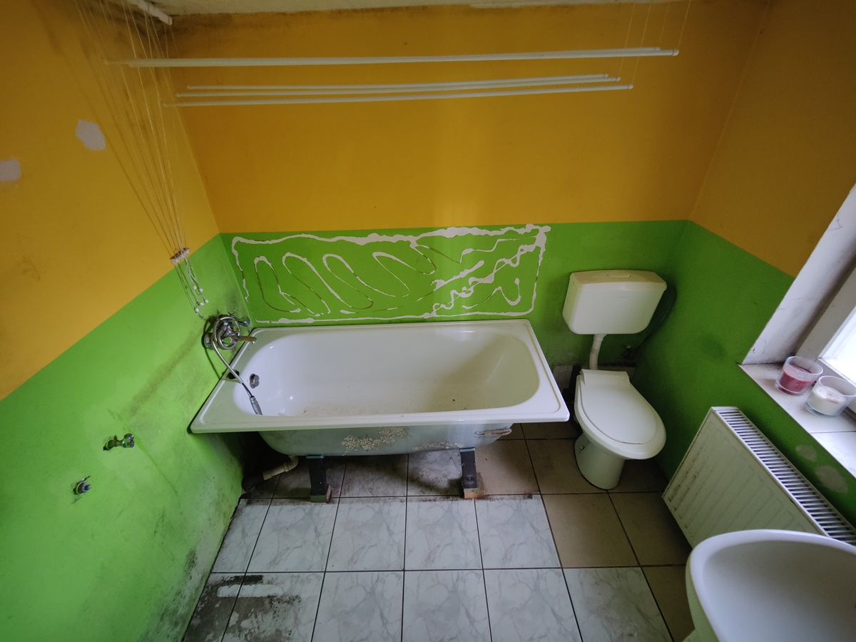 Sprzedam parterowy domek w okolicy jeziora i lasu - Skulsk - Na sprzedaż  dom  : Skulsk