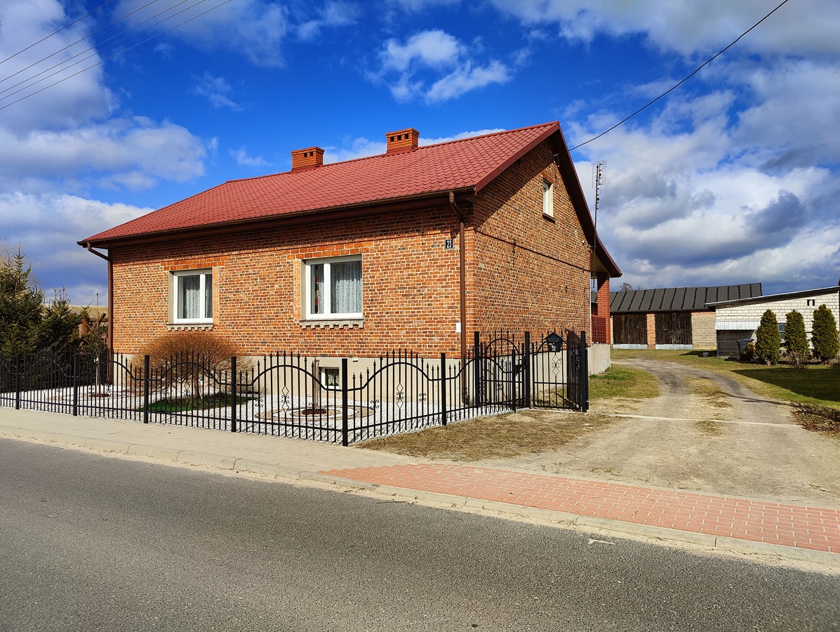 Na sprzedaż parterowy dom na wsi z budynkami gospodarczymi - Na sprzedaż  dom  : Krępa