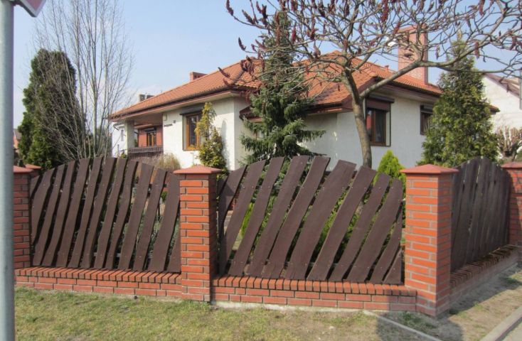 Na sprzedaż dom parterowy + piwnica, garaż, Konin-Przydziałki - Na sprzedaż  dom  : Konin