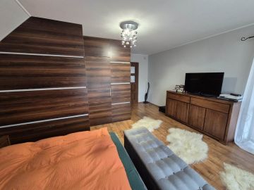 Przestronny dom pod miastem, piwnica, garaż, działka 1236m2 -Węglew - Na sprzedaż  dom  : Węglew