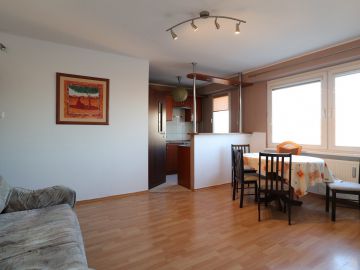 Na sprzedaż duże 4-pokojowe mieszkanie w Koninie - Na sprzedaż  mieszkanie  : Konin