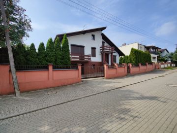 Na sprzedaż dom na osiedlu na obrzeżach miasta Konin - Na sprzedaż  dom  : Konin
