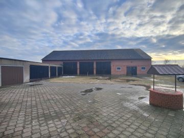 Na sprzedaż gospodarstwo rolne z domem i zabudowaniami gosp. - Na sprzedaż  dom  , działka rolna : Czyżew