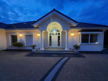 Nowoczesna rezydencja z własnym lasem -Lisiec Mały - Na sprzedaż  dom  : Lisiec Mały