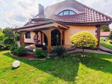 Oszczędny w eksploatacji dom, dwa garaże, duża, zagospodarowana działka - Na sprzedaż  dom  : Główiew
