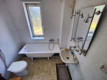 Sprzedam siedlisko pow. 1,7872 ha z domem i budynkami - Na sprzedaż  dom  , działka rolna : Mielnica Duża