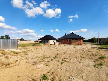 Ekonomiczny, parterowy dom, poza miastem, 7 km od Konina - Na sprzedaż  dom  : Lisiec Mały