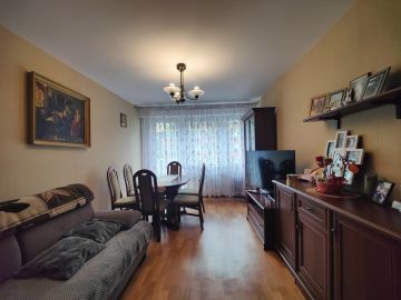 Sprzedam 3 pokoje z balkonem, 2 piętro, umeblowane i wyposażone - Na sprzedaż  mieszkanie  : Konin