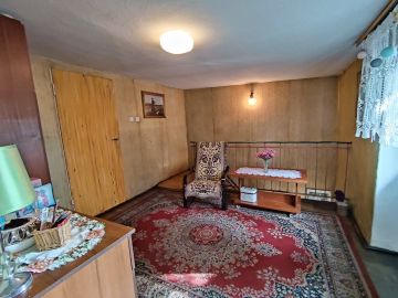 Sprzedam piętrowy dom do remontu, blisko Konina - Na sprzedaż  dom  : Kramsk